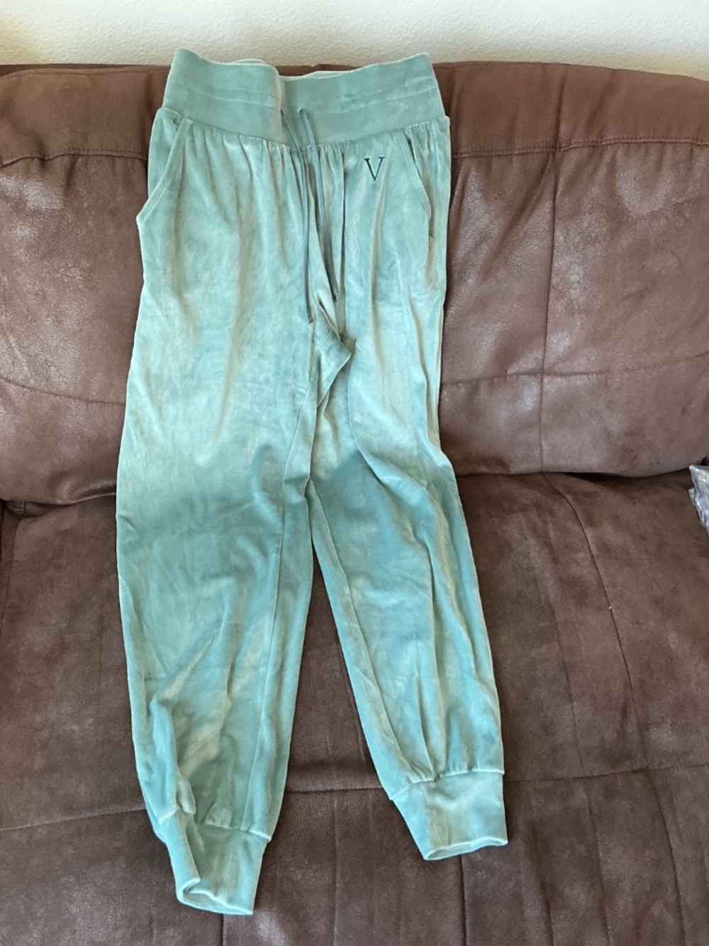 Victoria’s Secret Velour Light Green Jogger and Jacket Matching Set - Picture 7 of 10